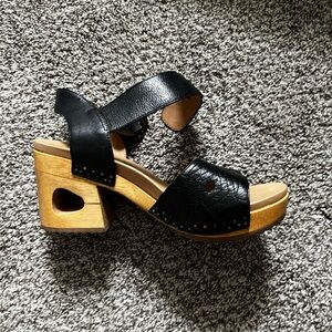Dansko Black and Tan Sandals